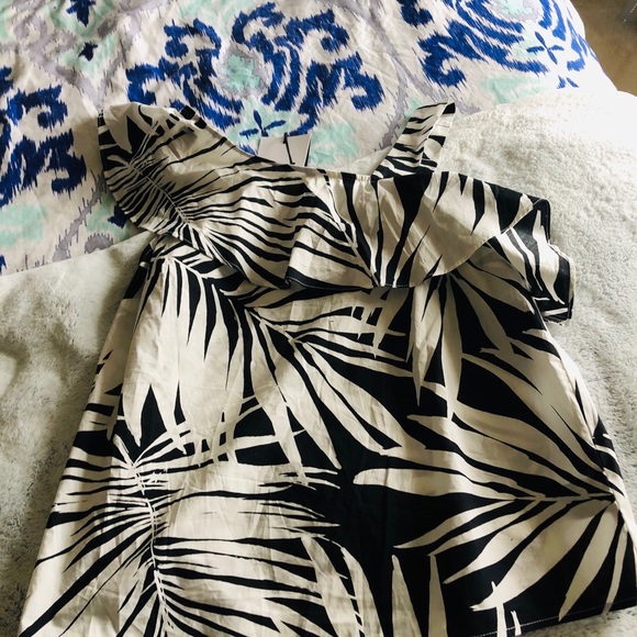 NWT Who What Wear Tropical Print Blouse - Picture 3 of 4
